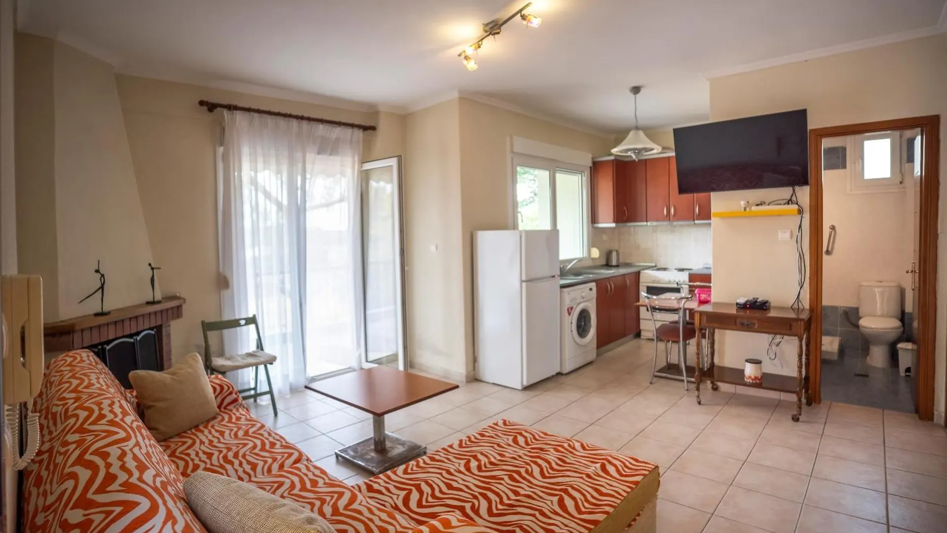 Poseidon Seaside By Golden Host Apartment Kalandra